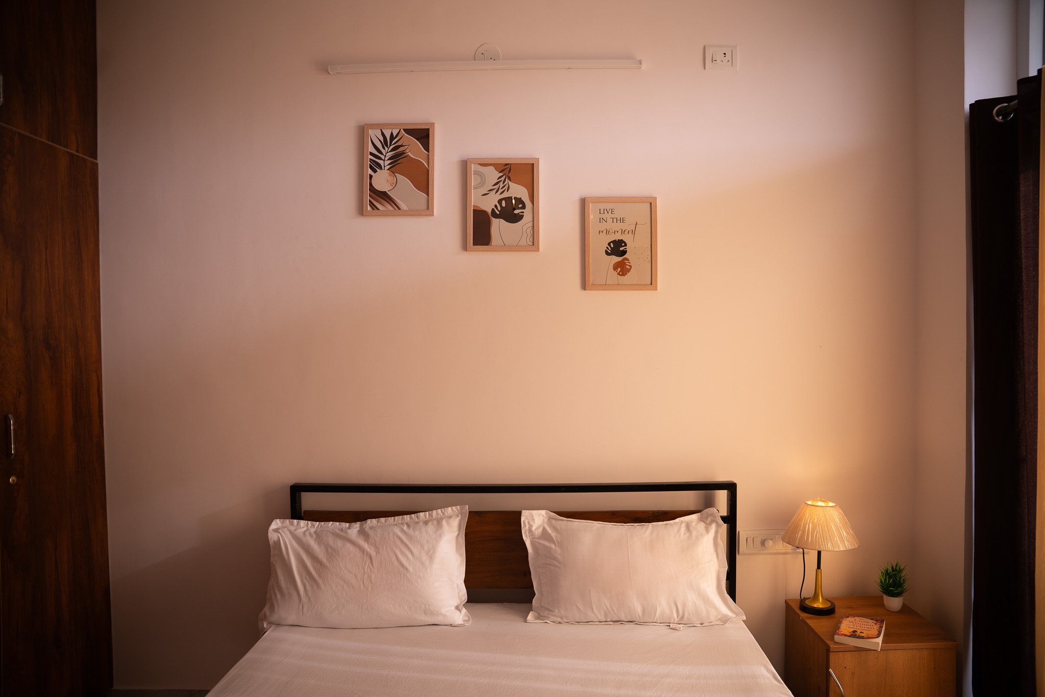 Guest room suitable for short and long stays